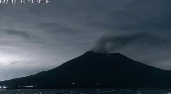 Japan volcano eruption