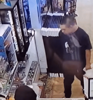 Guy robs store