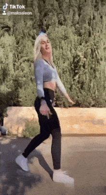 Dancing girl parody